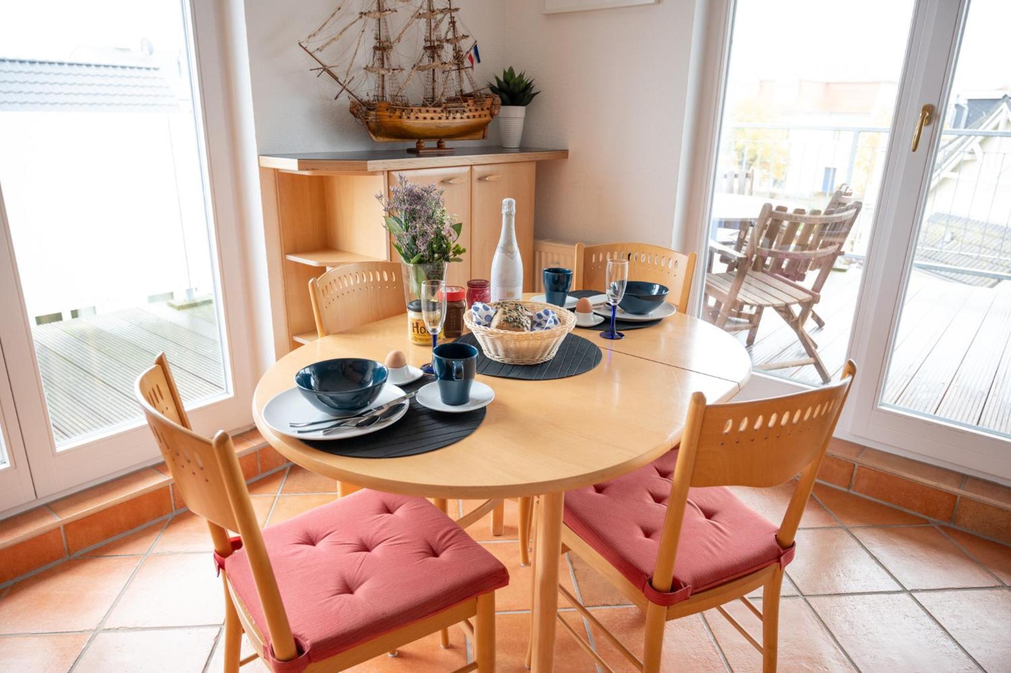 Villa Duene Mit Grosser Sonnenterrasse, Kamin, Wlan Und Tiefgarage Fuer 2-4 Personen Ostseebad Kühlungsborn 外观 照片