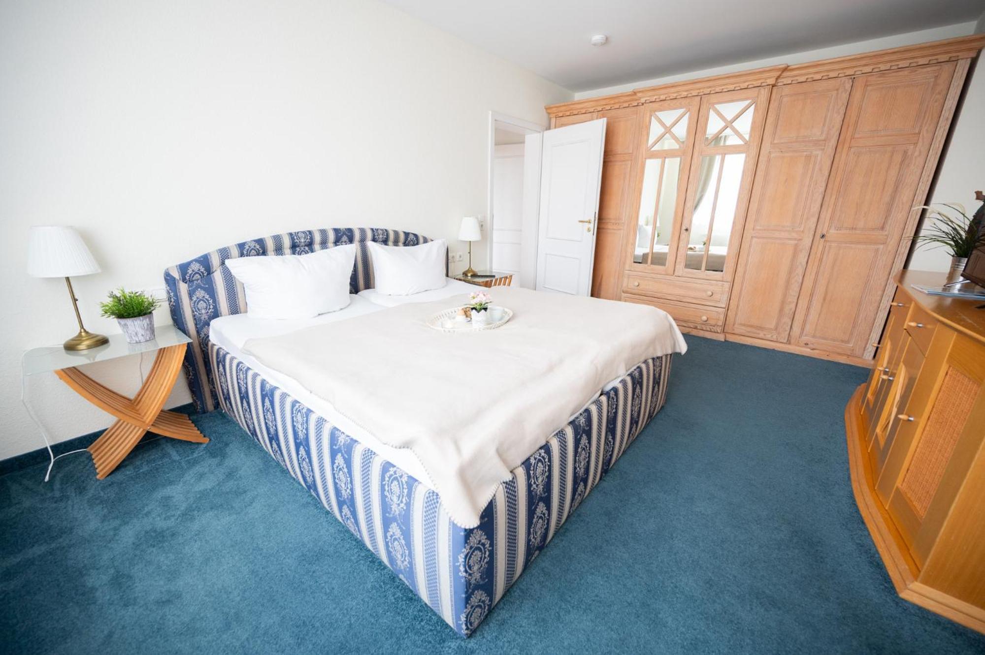 Villa Duene Mit Grosser Sonnenterrasse, Kamin, Wlan Und Tiefgarage Fuer 2-4 Personen Ostseebad Kühlungsborn 外观 照片